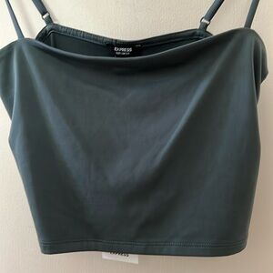 Express body contour crop top